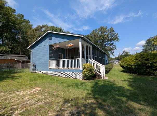 1386 Hobbs Drive, Summerton, SC 29148