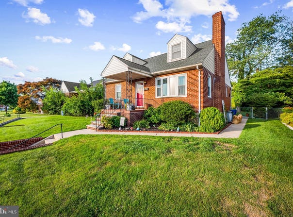 8227 LAUREL, BALTIMORE, MD 21234