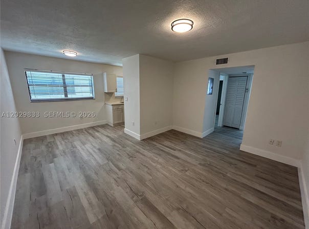 5960 W 25th Ct, Hialeah, FL 33016