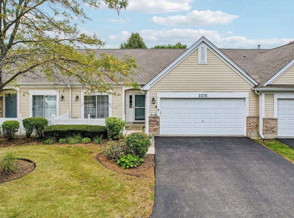 2276 Ashbrook Lane, Grayslake, IL 60030