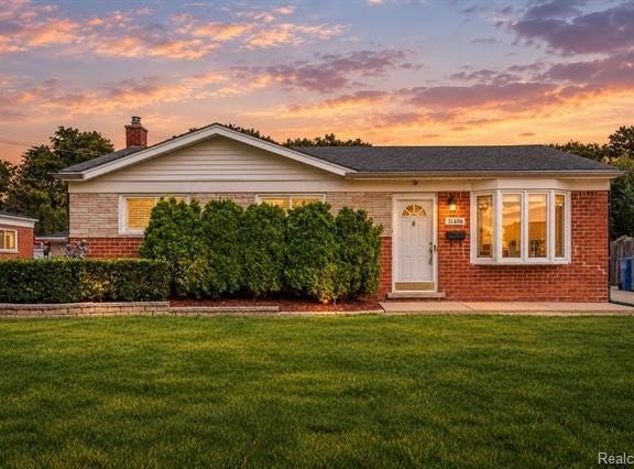 31406 Gloede Drive, Warren, MI 48088