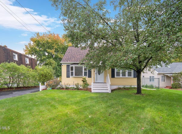 125 Fort Hunter Road, Schenectady, NY 12303