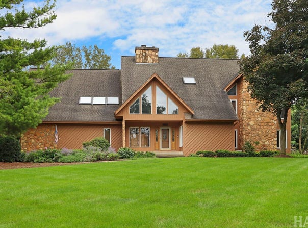 6423 Chickaloon Drive, McHenry, IL 60050