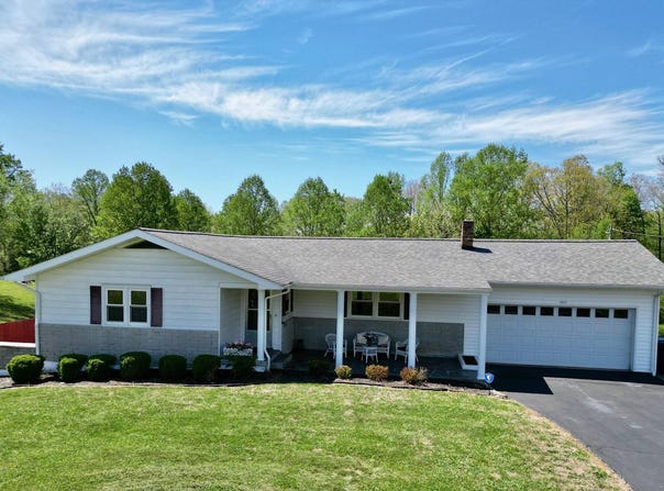 3317 HWY 52, Beattyville, KY 41311