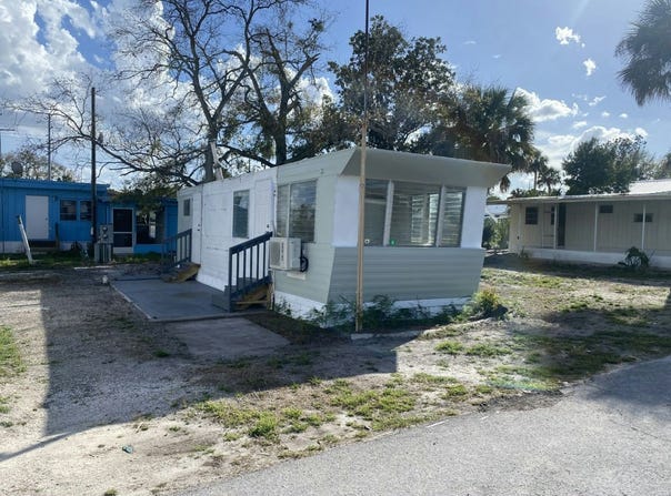 5 Circle Dr, Mount Dora, FL 32757