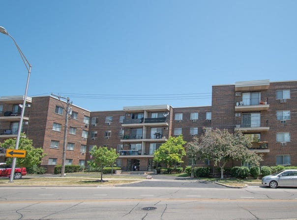 9445 Kenton Avenue 406, Skokie, IL 60076