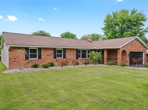 19474 Benbow Road, Strongsville, OH 44136