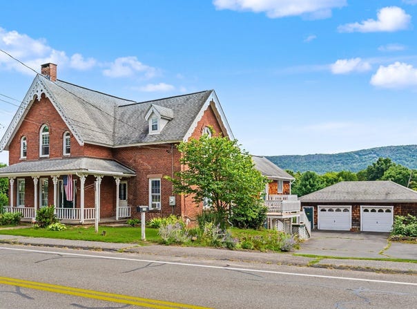238 Park St, Easthampton, MA 01027