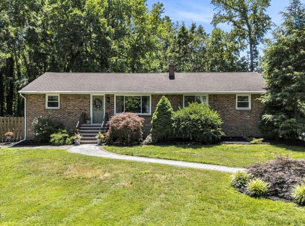 687 Hopping Road, Middletown, NJ 07748