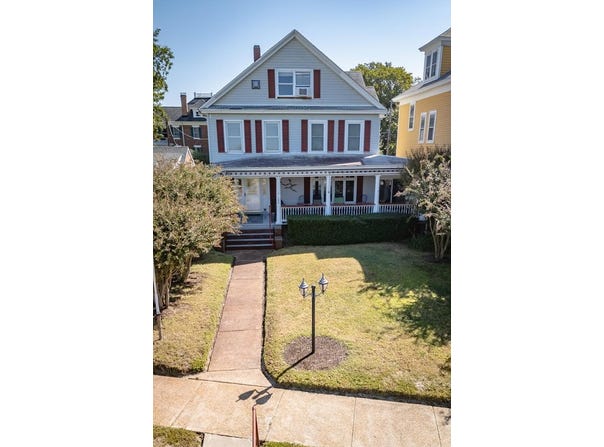 108 BAY AVE, CAPE CHARLES, VA 23310