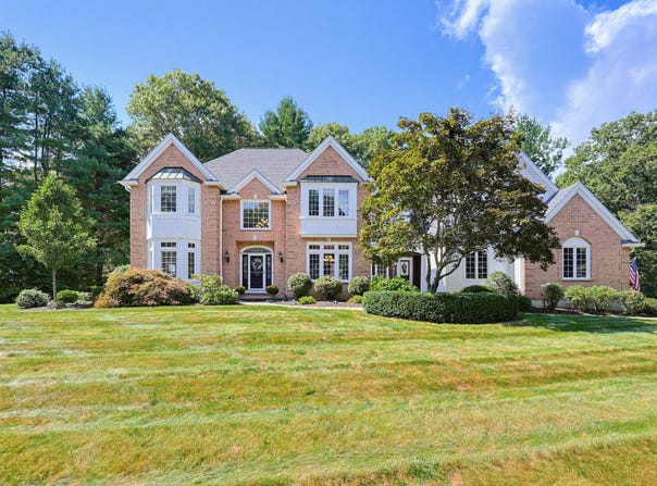 23 High Ridge Circle, Franklin, MA 02038