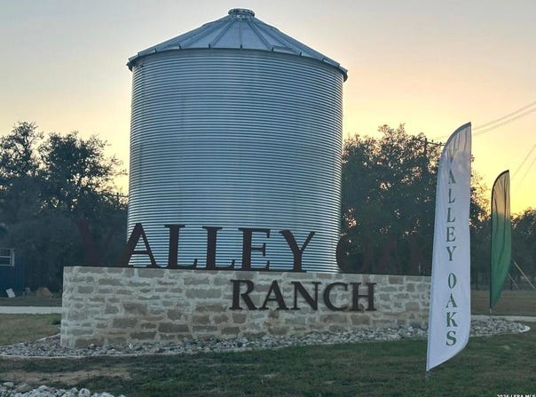 207 Crescent, Hondo, TX 78861