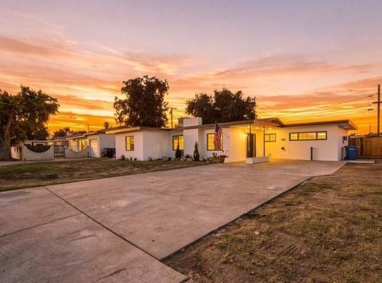 1921 N 11th Avenue, Hanford, CA 93230