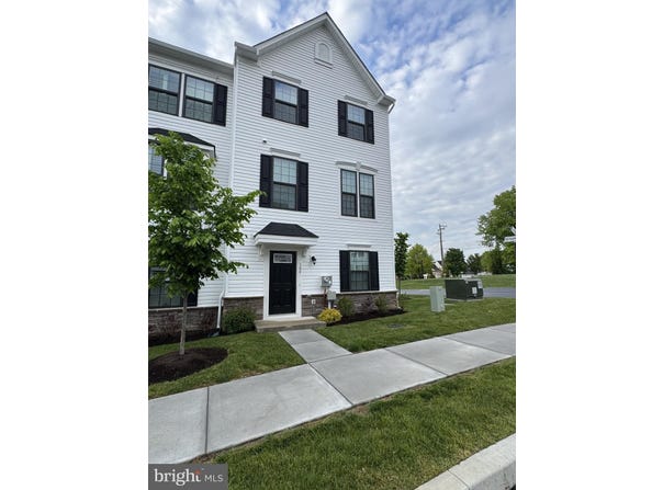 100 ARCADIA Way, EXTON, PA 19341