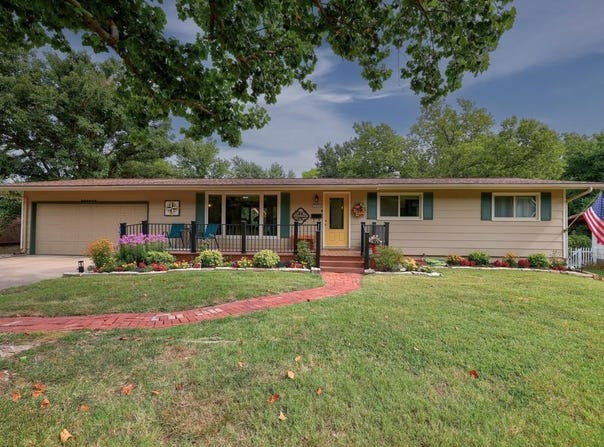 1704 E 8th, Winfield, KS 67156