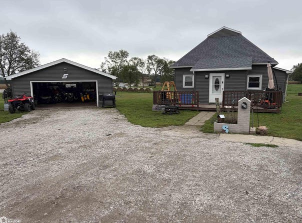 705 E 1st, Villisca, IA 50864