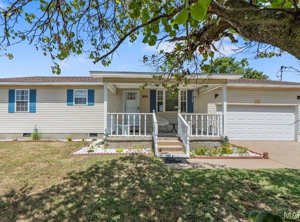 100 Harris Drive, Sikeston, MO 63801