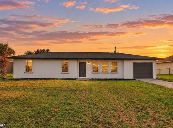 2028 NE 17th Place, Cape Coral, FL 33909