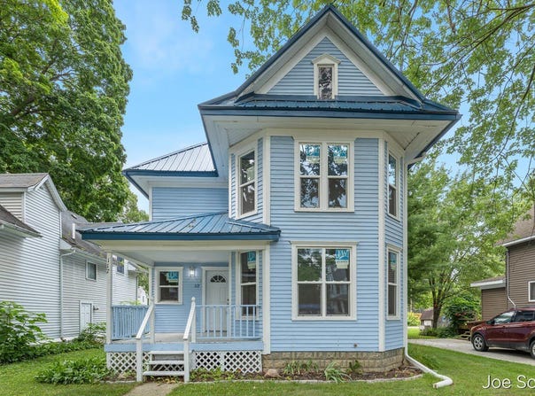 117 E WRIGHT AVENUE, SHEPHERD, MI 48883