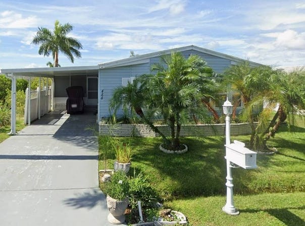 488 Maplewood Lane, Naples, FL 34112