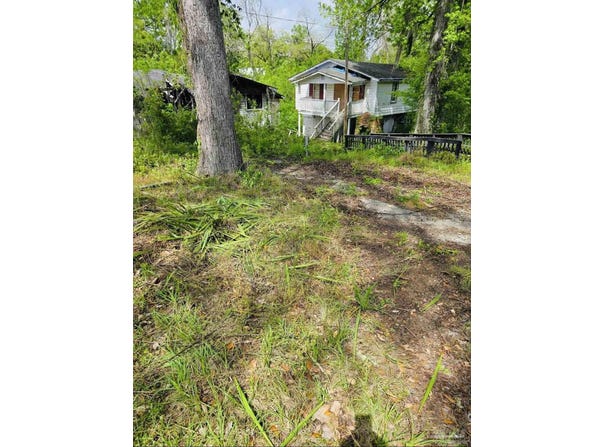 1203 Main St, Chattahoochee, FL 32324