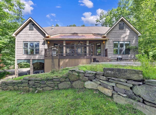 105 Robert Way, Daniels, WV 25832
