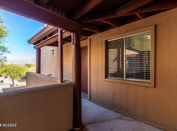 1810 E Blacklidge Drive, Tucson, AZ 85719