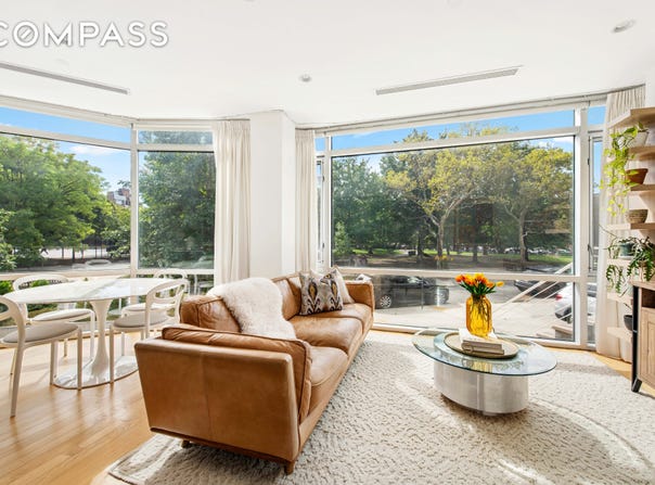 524 Manhattan Avenue, Brooklyn, NY 11222