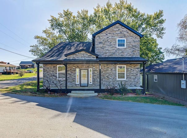 901 Kyle St, La Follette, TN 37766