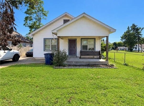 211 W N Street, Coffeyville, KS 67337