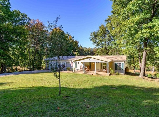 1461 E Harmons Ferry Road, Utica, KY 42376