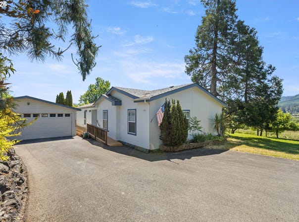 1971 E SIXTH Ave, Sutherlin, OR 97479