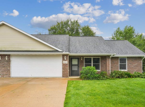 6110 Seven Springs Drive, Dubuque, IA 52002