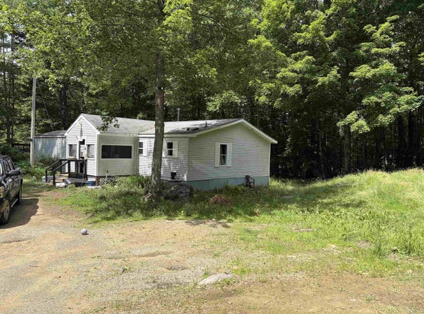 47 Gray Road, Barnstead, NH 03218