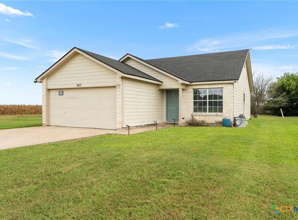 407 E Pietzsch Street, Bartlett, TX 76511