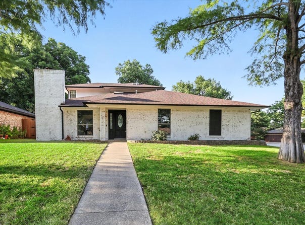 2902 Panhandle Drive, Grapevine, TX 76051