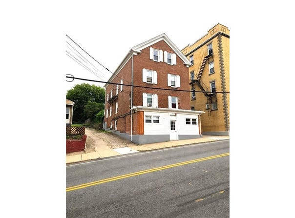 558 E School Street, Woonsocket, RI 02895