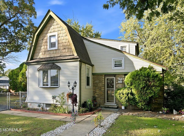 98 Randolph Avenue, Old Bridge, NJ 08857