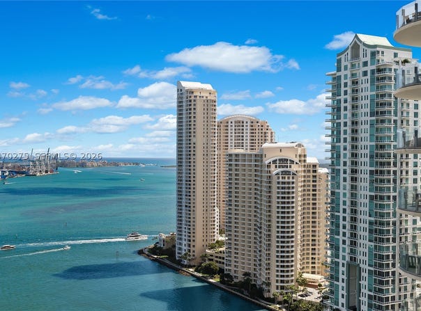 300 S Biscayne Blvd, Miami, FL 33131