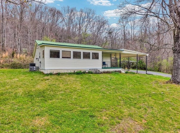 1447 Dry Shave Rd, Mcminnville, TN 37110