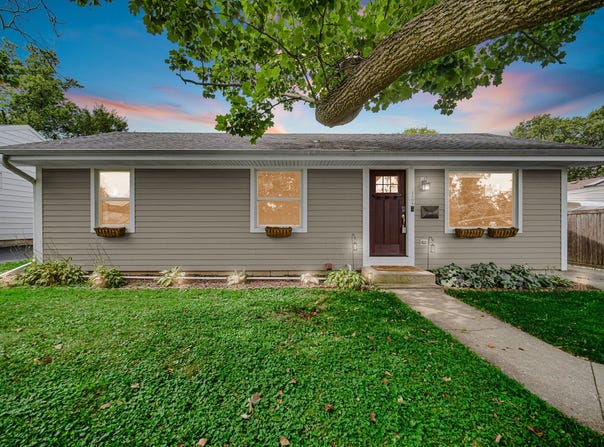 1106 Sumner Street, Wheaton, IL 60189