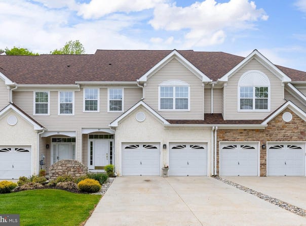 44 WIMBLEDON Way, MARLTON, NJ 08053