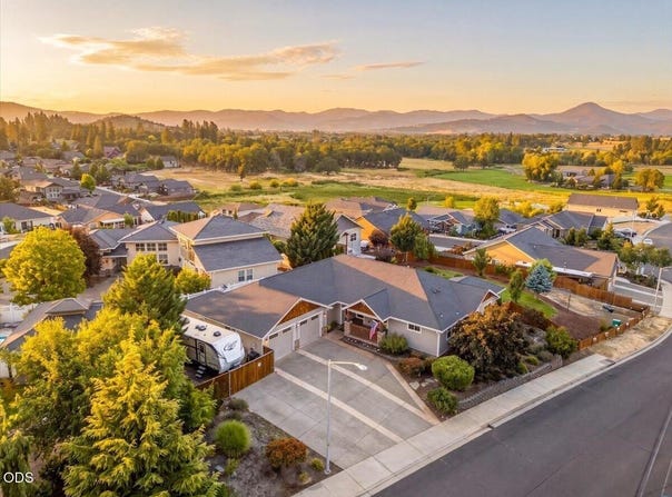 83 Hidden Valley Drive, Eagle Point, OR 97524