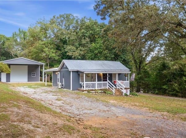 559 Donahoo Road SE, Silver Creek, GA 30173
