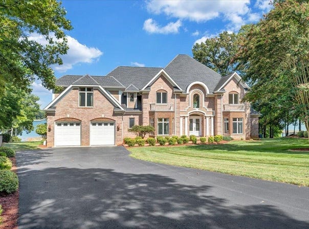 500 Oak Point, Moneta, VA 24121