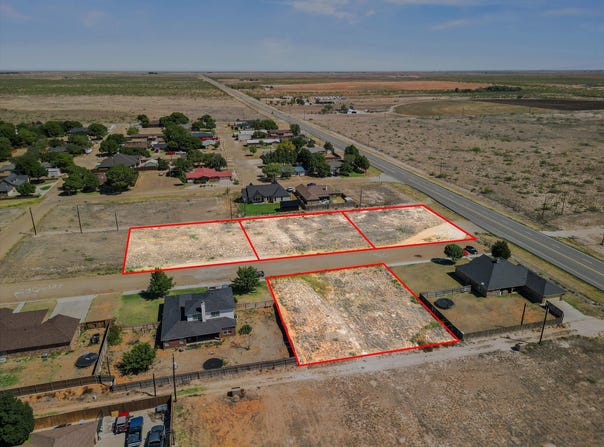5th Street, Plains, TX 79355