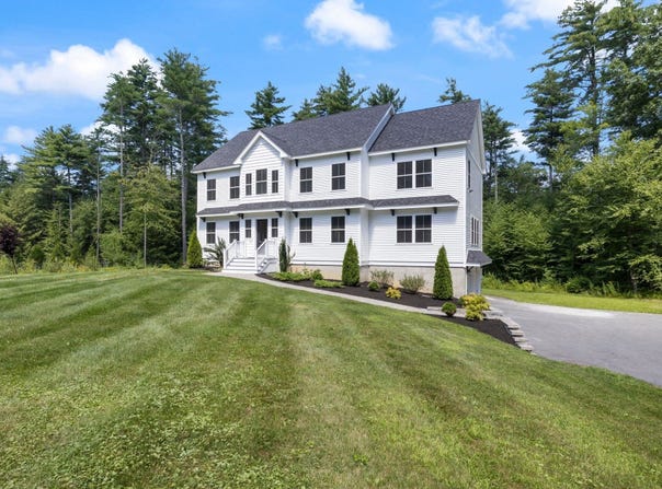 21 Sanborn Road, Hampton Falls, NH 03844