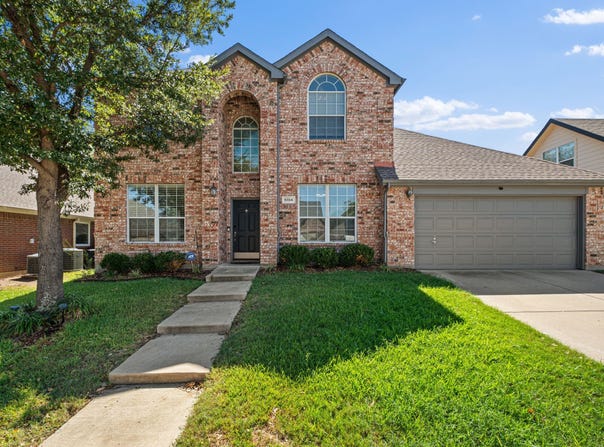 5104 Postwood Drive, Fort Worth, TX 76244