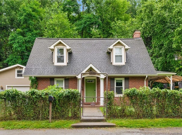 448 Seldon, Verona, PA 15147
