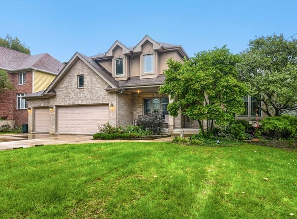 9017 Orchard Road, Willow Springs, IL 60480